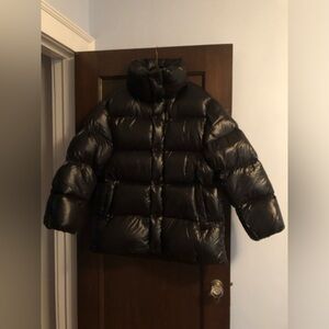 Womens aritzia mega puff jacket